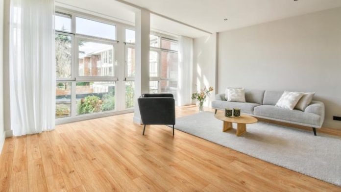 Laminate flooring: a modern choice for comfortable and practical living